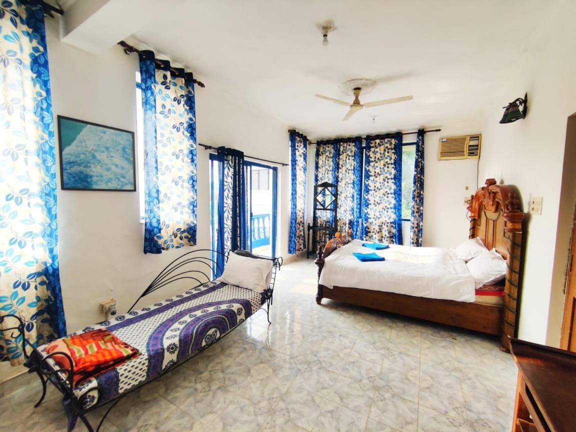 Amazing Hilltop 4 Bhk Villa With Private Pool Near Candolim Ngoại thất bức ảnh